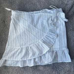 ✨✨3 for 30✨✨She + Sky Wrap Skirt.